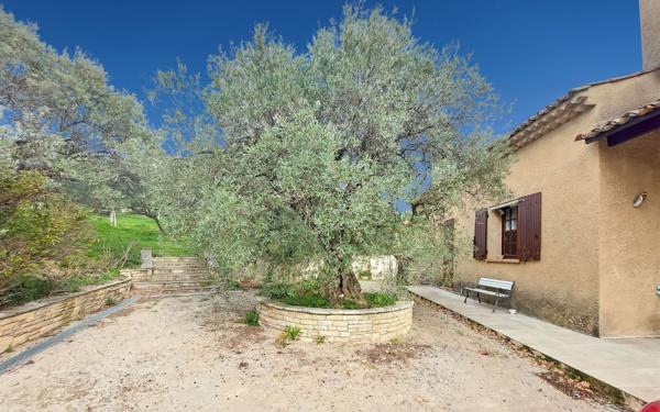 Maison à vendre    9 pièces •  Manosque