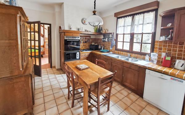 Maison à vendre    9 pièces •  Manosque