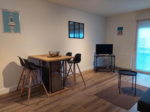 À louer – Appartement T2 avec ascenseur et parking sécurisé – Laval