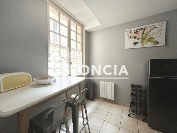 Location Appartement meublé 3 pièces 78.83 m² - 161 RUE STE CATHERINE Bordeaux 33000