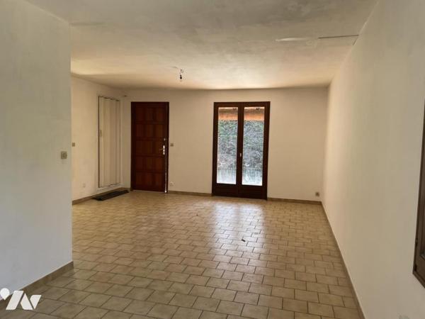 Maison de plain pied VALREAS