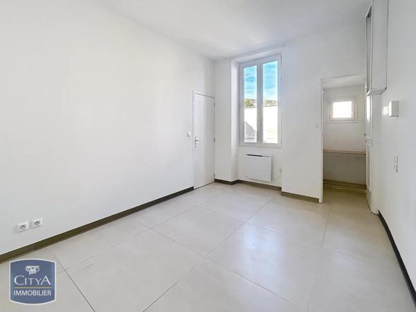 Appartement à louer 4 pièces 96.69m² Nîmes (30000)