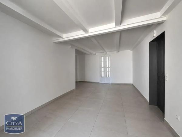 Appartement à louer 4 pièces 96.69m² Nîmes (30000)