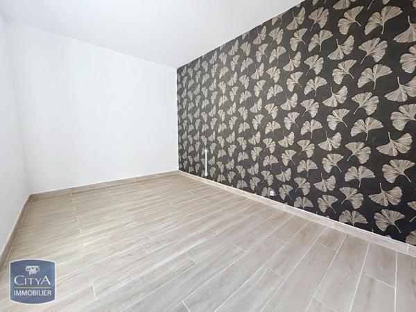 Appartement à louer 4 pièces 96.69m² Nîmes (30000)