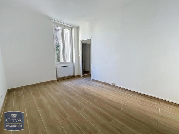 Appartement à louer 4 pièces 96.69m² Nîmes (30000)