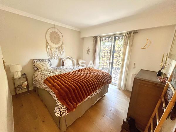 Appartement d'exception avec dépendance, 3 stationnements, plein sud