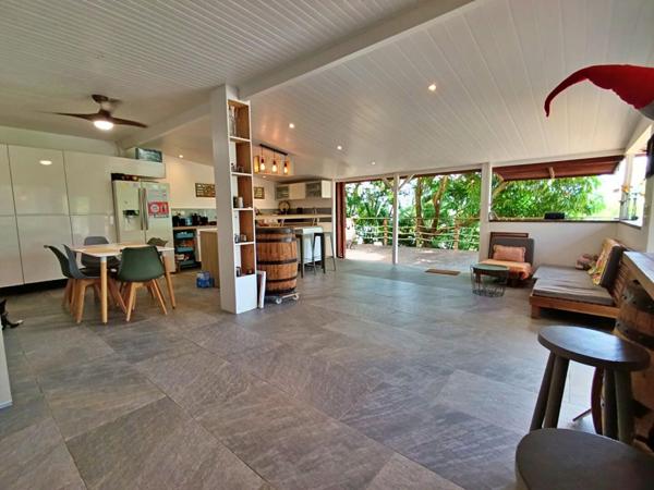 Villa F5 de standing de 268 m² - vue mer avec jacuzzi à Sainte-Marie