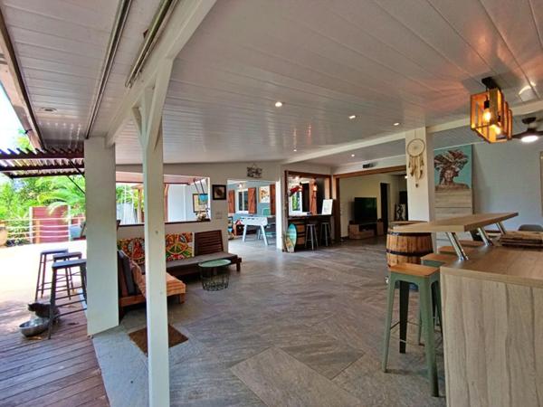 Villa F5 de standing de 268 m² - vue mer avec jacuzzi à Sainte-Marie
