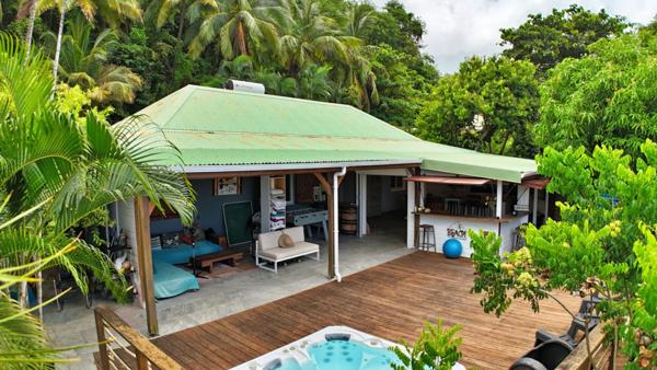 Villa F5 de standing de 268 m² - vue mer avec jacuzzi à Sainte-Marie