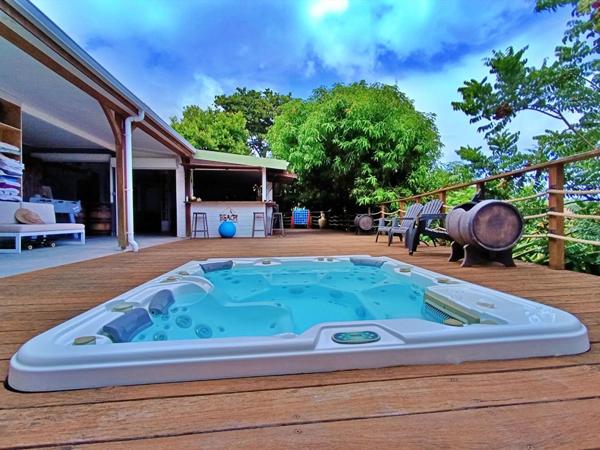 Villa F5 de standing de 268 m² - vue mer avec jacuzzi à Sainte-Marie