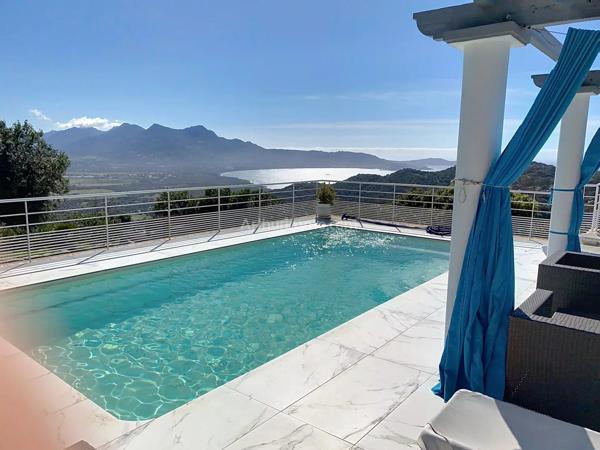 Vente Villa 6 pièces 185 m2 à Lumio