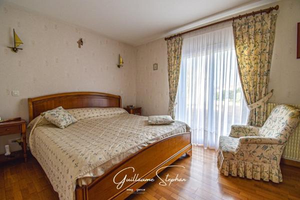 Maison à LE PERRIER, 85300 - 5 pièces 151m²