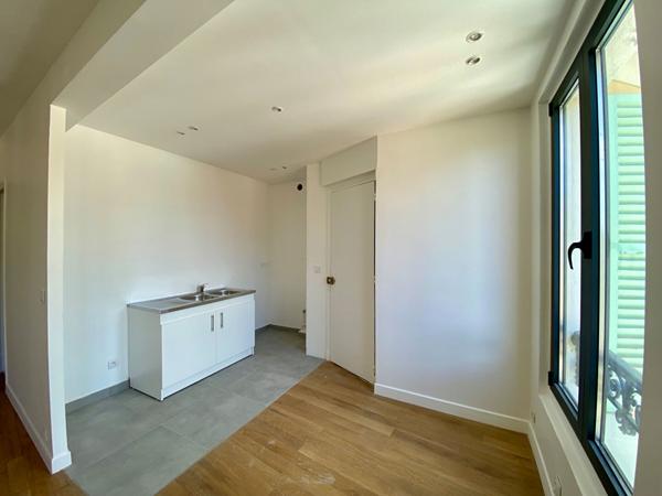 Appartement Châtenay-Malabry 5 pièce(s) 120 m2 utiles 90,50 M2 Carrez ; Centre-Ville ; Commerces ; T10