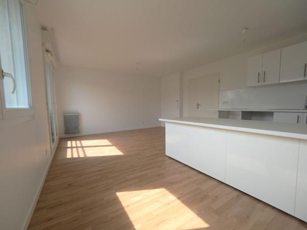 Appartement Romainville 2 pièces 50.7 m2