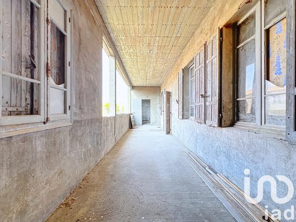 Immeuble à vendre 179 m² Port-Saint-Louis-du-Rhône