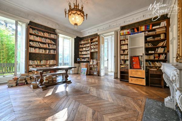 Découvrez l'élégance intemporelle de cette Maison de Maître d'exception à rénover