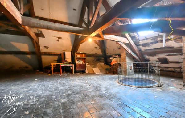 Découvrez l'élégance intemporelle de cette Maison de Maître d'exception à rénover