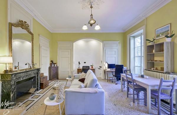 Découvrez l'élégance intemporelle de cette Maison de Maître d'exception à rénover