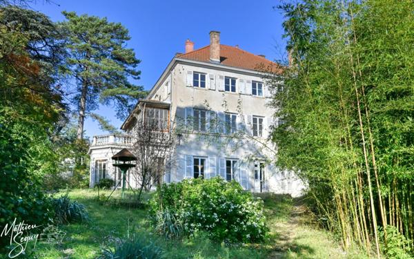 Découvrez l'élégance intemporelle de cette Maison de Maître d'exception à rénover