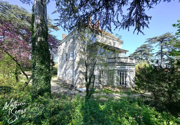 Découvrez l'élégance intemporelle de cette Maison de Maître d'exception à rénover