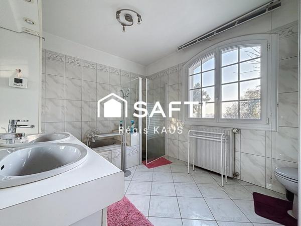 Maison 5 chambres, piscine, parc paysager à Fontenay le Comte