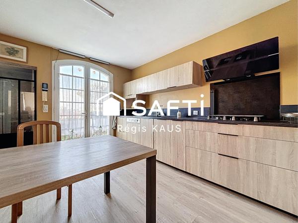 Maison 5 chambres, piscine, parc paysager à Fontenay le Comte