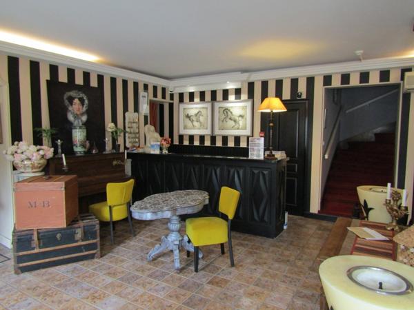 Magnifique fonds de commerce d'hôtel/restaurant dans un village classé du Périgord noir