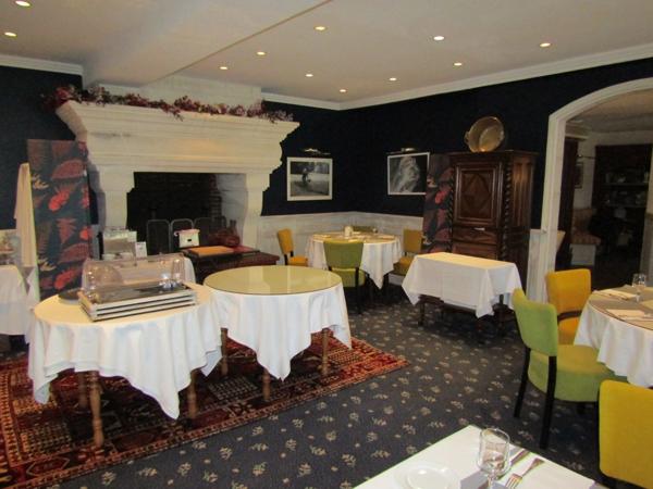 Magnifique fonds de commerce d'hôtel/restaurant dans un village classé du Périgord noir