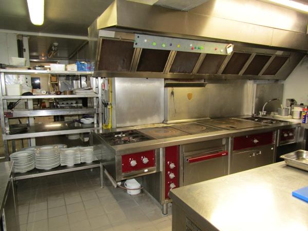 Magnifique fonds de commerce d'hôtel/restaurant dans un village classé du Périgord noir