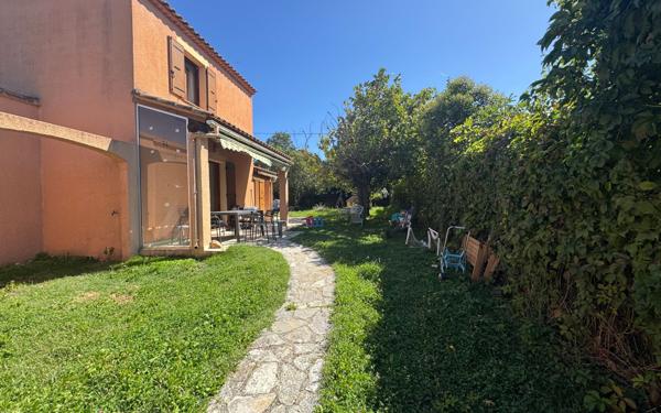 Maison à vendre    4 pièces •  Carpentras