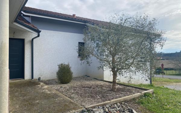 Maison à louer    4 pièces •  Tilh