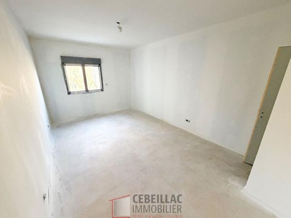 Maison 7 pièce(s) 6 chambre(s) 241.59 m²