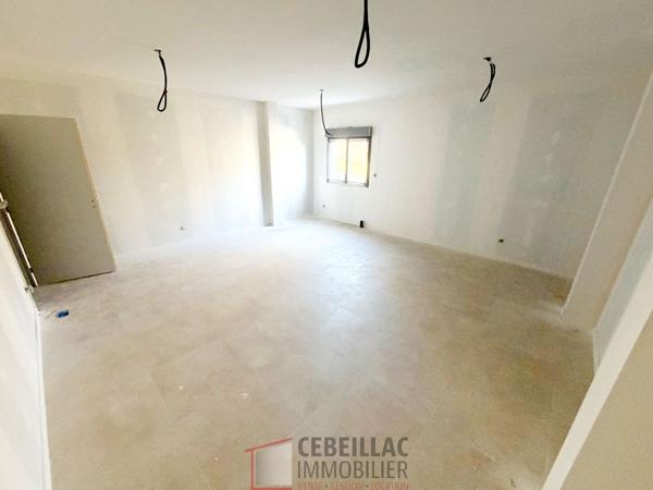 Maison 7 pièce(s) 6 chambre(s) 241.59 m²