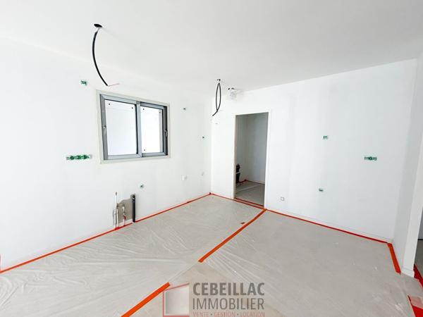 Maison 7 pièce(s) 6 chambre(s) 241.59 m²