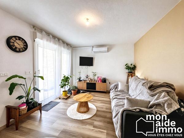 T2 entièrement rénové avec terrasse – Résidence sécurisée