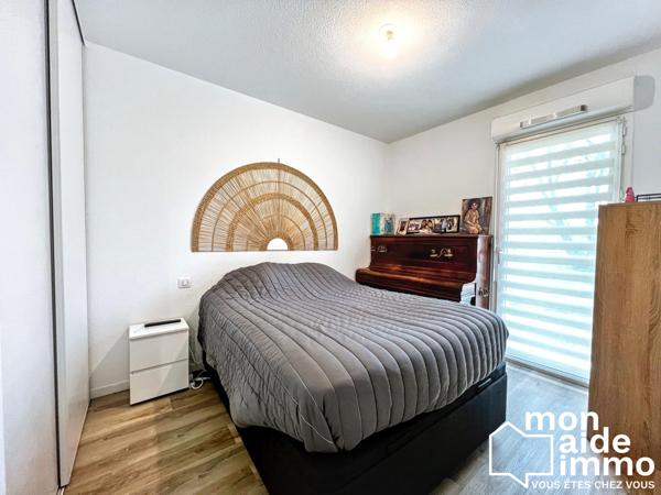 T2 entièrement rénové avec terrasse – Résidence sécurisée