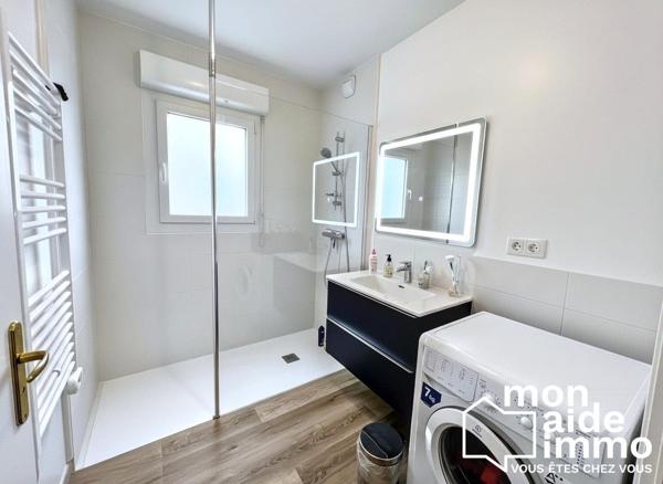 T2 entièrement rénové avec terrasse – Résidence sécurisée