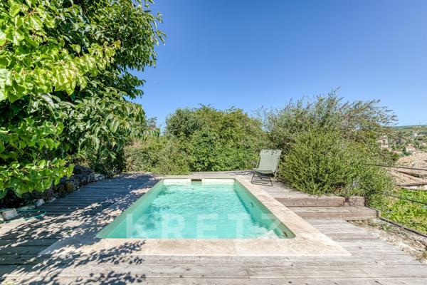 Maison de village 230m2 centre Forcalquier entièrement rénovée avec piscine