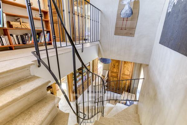 Maison de village 230m2 centre Forcalquier entièrement rénovée avec piscine