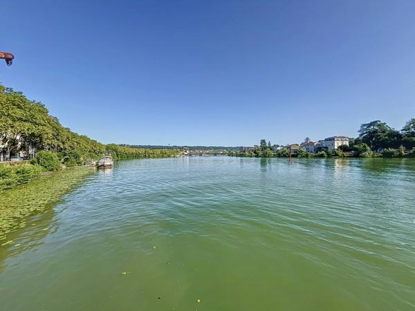 A SAISIR ! Péniche habitation 210m2 - Site SANOFI - cadre unique au calme