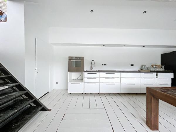 A SAISIR ! Péniche habitation 210m2 - Site SANOFI - cadre unique au calme