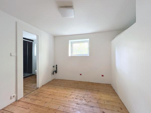 A SAISIR ! Péniche habitation 210m2 - Site SANOFI - cadre unique au calme