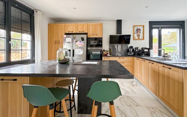 Maison à vendre    4 pièces • 156 m2 Douzillac