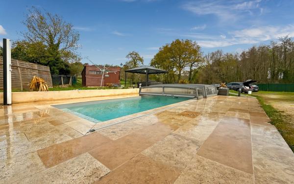 Maison à vendre    4 pièces • 156 m2 Douzillac