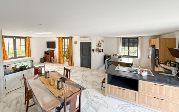 Maison à vendre    4 pièces • 156 m2 Douzillac