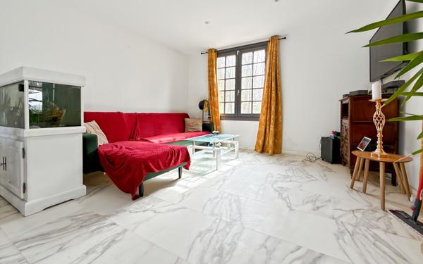 Maison à vendre    4 pièces • 156 m2 Douzillac