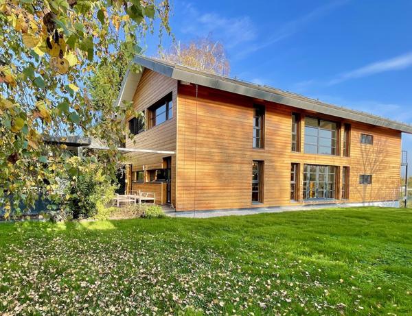 Divonne-les-Bains (01220) Propriété de prestige - 5 chambres - Proximité centre