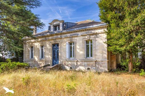 Maison à vendre 690 000 € Saint-Médard-en-Jalles 8 p 222 m² DPE