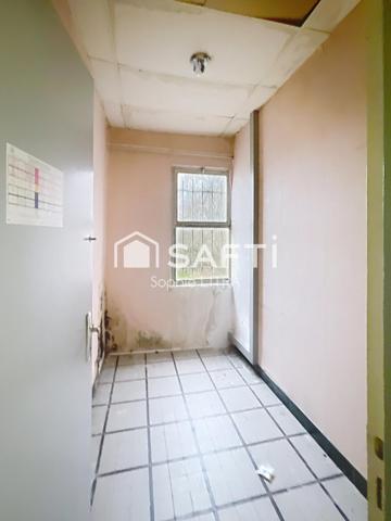 grand local commercial divisible- porte autoroute