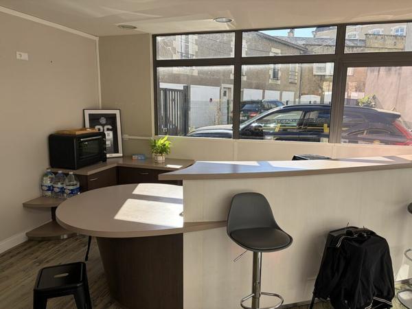 Bureaux à louer Poitiers centre 120m2 – immeuble indépendant avec parking privatif sécurisé